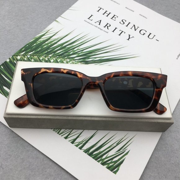 Fashion Sunglasses for Women and Men - Picture 1 of 6